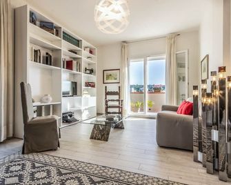 Elafi Penthouse - Cagliari - Living room