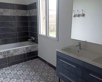 Proche Gare Villeneuve sur Yonne - Villeneuve-sur-Yonne - Salle de bain