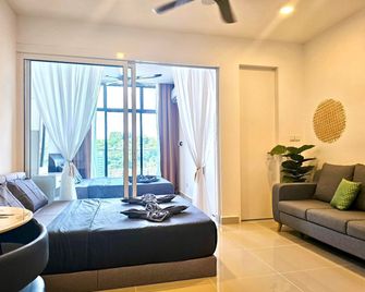 Covesign Suite, The Shore Kota Kinabalu - Kota Kinabalu - Living room