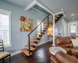 Lakehouse/3 bd/2bath/sleeps 10/neighborhood pool - Vinita