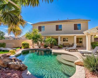 Home w/ Heated Pool | Min to Spring Training | Game Room - Avondale - Pool