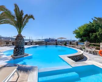 Makis Place - Tourlos - Piscine