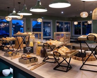 L'hôtel by JOA de Saint-Paul-Lès-Dax - Saint-Paul-lès-Dax - Buffet