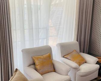 Immaculate Home in Avondale West - 2166 - Harare - Living room