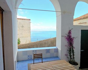 Raito Guest House - Amalfi Coast - Vietri sul Mare - Ban công