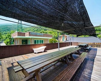Namwon Jirisan Daeho Pension - Namwon - Balcón