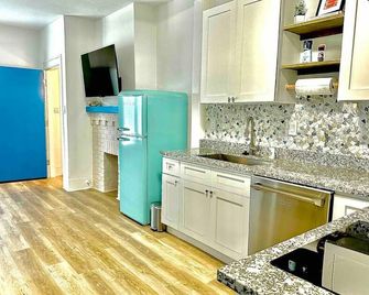 Luxury 1 BR Montrose - Cagliari at The Italian Plaza - Houston - Cucina