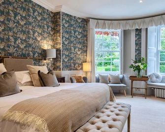 Burleigh Court Hotel - Gloucester - Bedroom