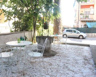 Ianus Guest House - Roma - Patio