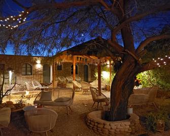 خاردين أتاكاما - سان بيدرو دي اتاكاما - شرفة مرصوفة