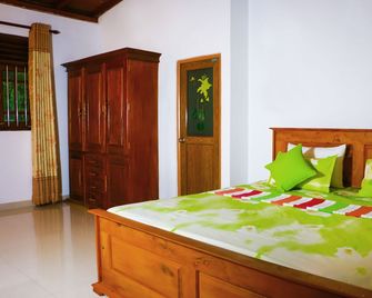Darshani Hikka Villa - Hikkaduwa - Bedroom