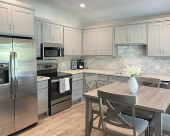 Craftsman-Style Home near Downtown - דאלאס - מטבח