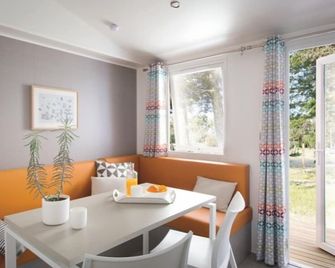 Camping La Ferme de Lann Hoedic - Sarzeau - Dining room