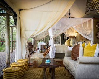 Rhino Sands Safari Camp - Mkuze
