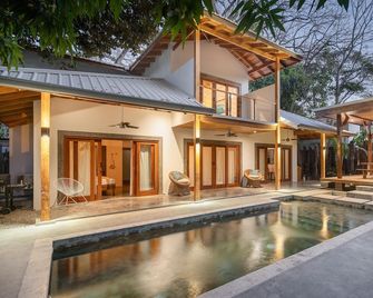 Luxury 4 Bedroom Home - steps to beach in Nosara - Nosara - Piscina