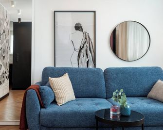 Crystal - by Kairos Apartments - Глівіце - Вітальня