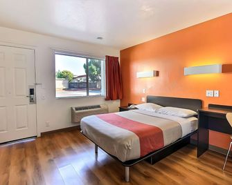 Motel 6 San Jose, Ca - South - סן חוזה - חדר שינה