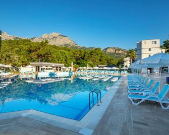 Eldar Resort Hotel - Göynük - Piscina