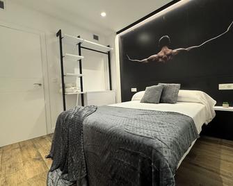 Apartamentos Mk77 - Identia Sport - León - Bedroom