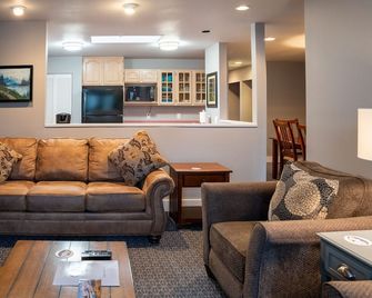 Blue Elk Inn - Leavenworth - Living room