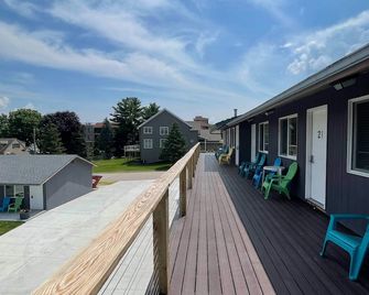 Single King Room - Lake City - Balcony