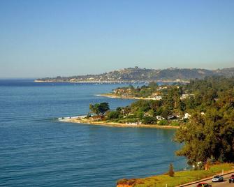 Seashell Cottage - Charming Hideaway at the Beach - Montecito