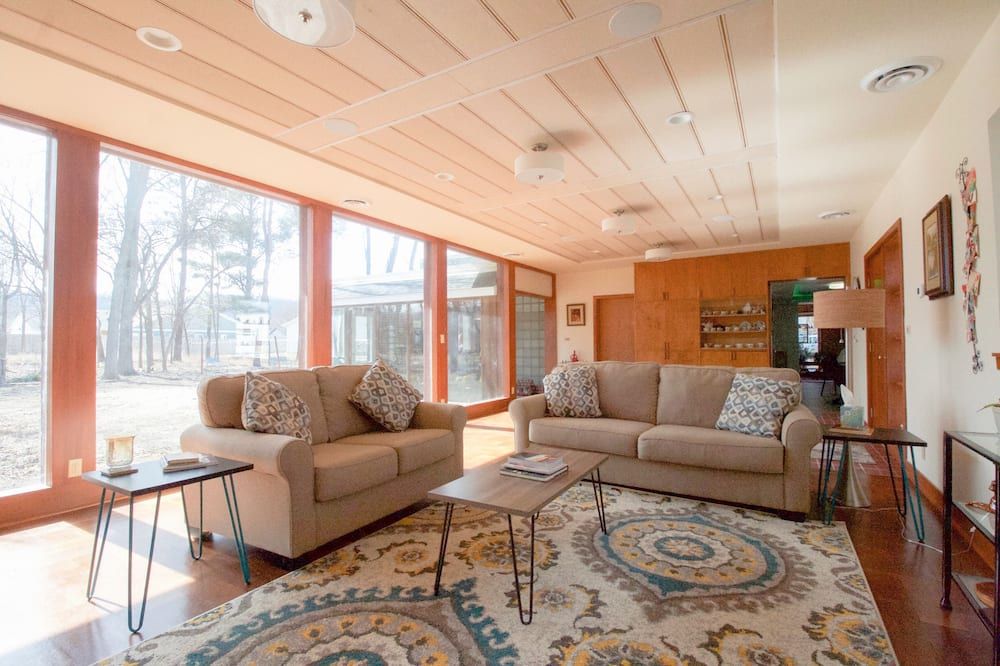 Renovated Mid-Century Modern House - Winona - Obývací pokoj