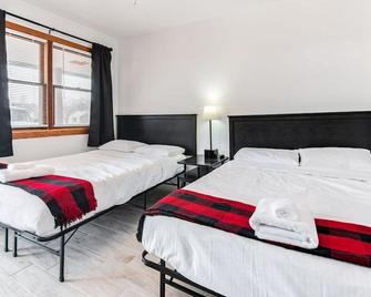 Outdoors Inn At Balsam Lake - Balsam Lake - Bedroom