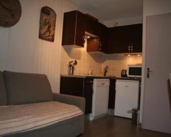 Apartment 803 in residence, eighth and top floor - Les Belleville - Cocina