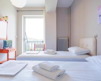 Korfos Hotel - Korfos - Habitación