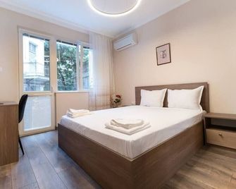 Heart of the City 2-Bedroom Apartment - Plovdiv - Bedroom