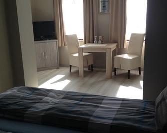 Hotel Chaplin - Blankenberge - Bedroom