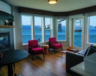 Cannery Pier Hotel & Spa - Astoria - Olohuone