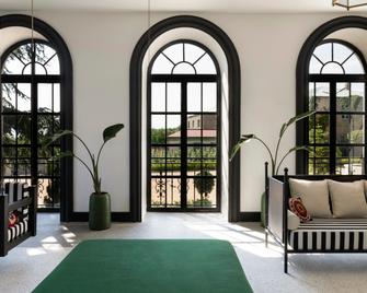 Esquisse Design Hotel - Telavi - Lobby