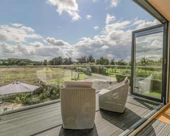 The Dutch Barn - Leominster - Varanda