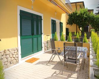 L'onda 1 - Portovener-Fezzano - Portovenere - Innenhof