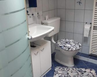 Holiday house Lungern for 1 - 4 persons with 2 bedrooms - Chalet - Lungern - Bathroom
