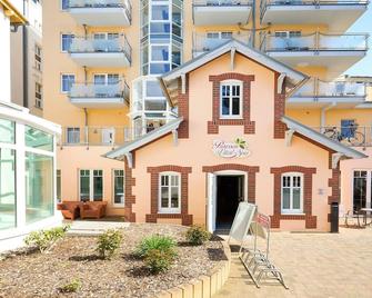 Strandhotel Luise von Preussen - Zinnowitz - Budova