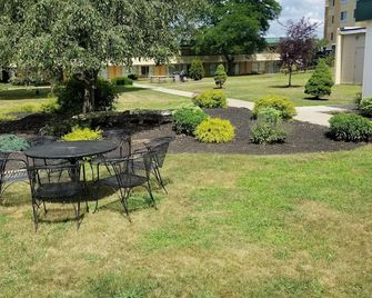 Wilkes-Barre Inn & Suites - Wilkes-Barre - Patio