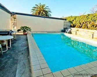 Hacienda Motel Geelong - Geelong - Pool