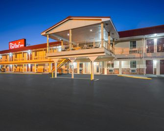 Red Roof Inn Des Moines - Des Moines - Building