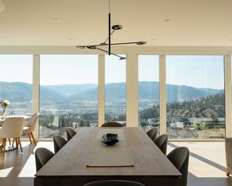 Bialto Bed and Breakfast - Penticton - Ruokailuhuone
