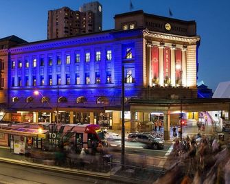 Pure Luxury Modern Cbd 1br Apt Chinatown Carpark - Adelaida