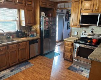 80's Museum House Near Downtown & Walnut Creek - Raleigh - Cuisine