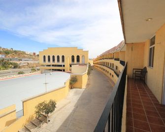 Don Miguel - סקטקאס - מרפסת