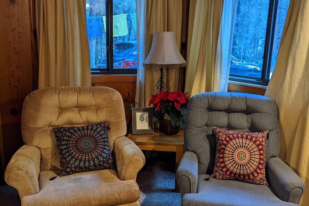 Namaste House at Healing Waters of Shasta - Weed - Obývací pokoj