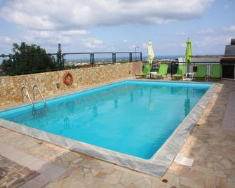 Elgoni Apartments - Piskopiano - Pool
