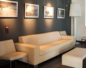 هوتل كادوزا - سوريا - ردهة