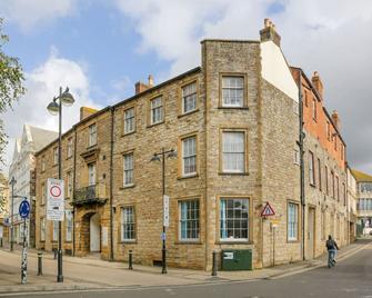 Becket apartment - Yeovil - Building