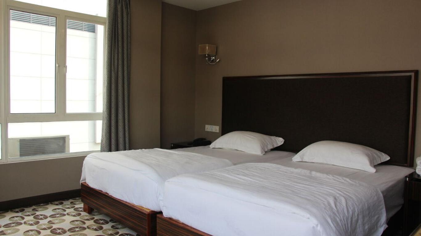 Fan Holiday Hotel